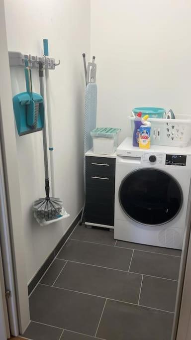Gemuetliche 3sz-wohnung In 1220 *