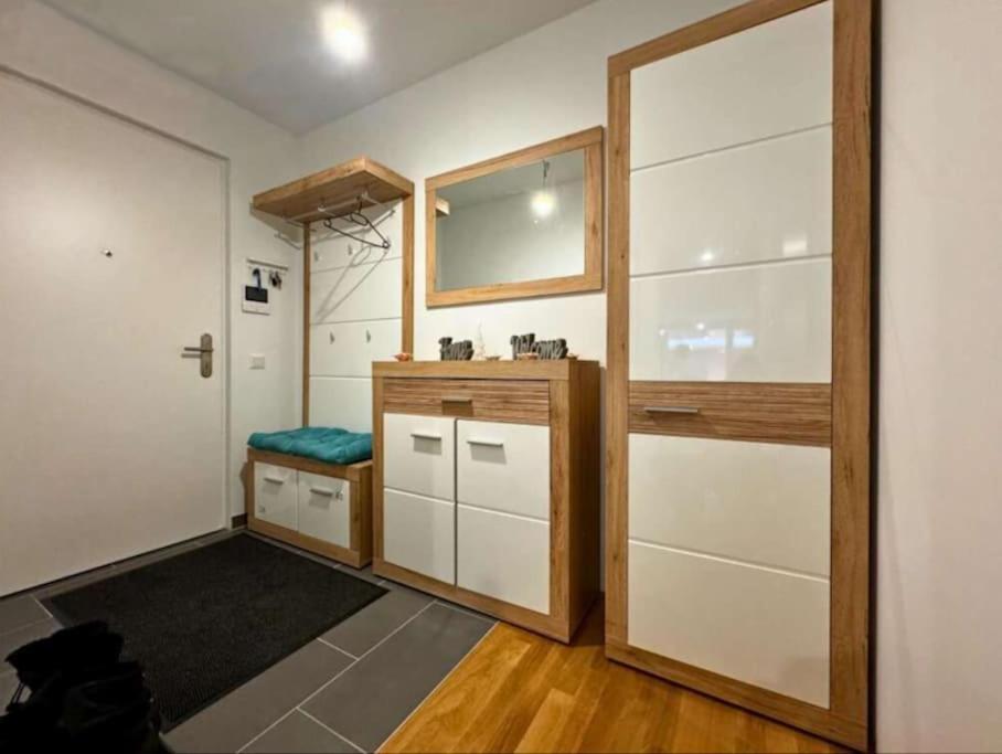 Gemuetliche 3sz-wohnung In 1220 * Wien